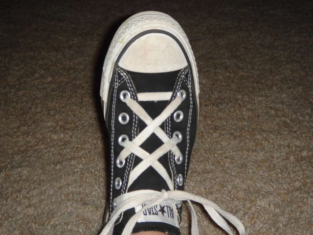  Шнурівка кросівок