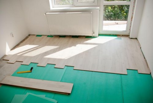  Як стелити ламінат на дерев\яну підлогу