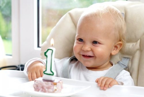  Як відзначити перший День народження дитини?