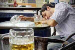  Як кинути пити пиво: поради, методи і способи порятунку. Як позбутися від пивної залежності жінці