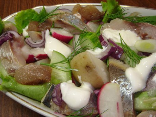  Оригінальний салат з копченою оселедцем: ідеї для святкового столу