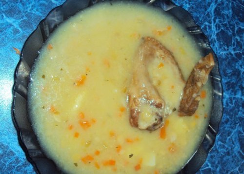  Ситний і смачний суп з копченными крильцями