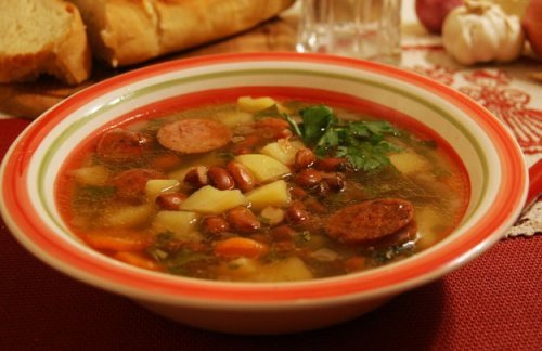  Смачний квасолевий суп з копчениями