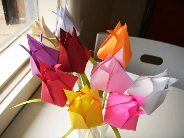 0fe665386c9bc8a23723e258e20e9c14 Квіти орігамі з паперу: схеми поетапно своїми руками, варіанти кольорів, складні вироби і найпростіші ідеї для дітей