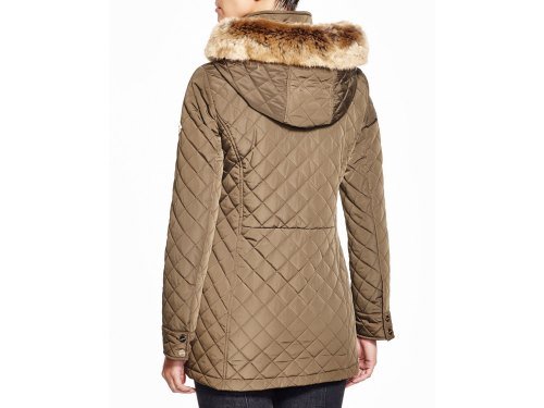 e88a1630ef22f98c5b2c0d675145c77a Модні новинки сезону: стеганное жіноче пальто з капюшоном