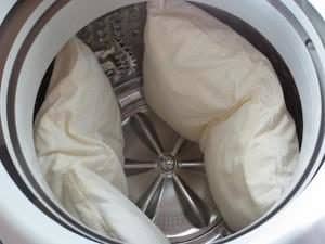 0a7cbe69419bed92e976464f90494e43 Як прати подушки в пральній машині (Відео)