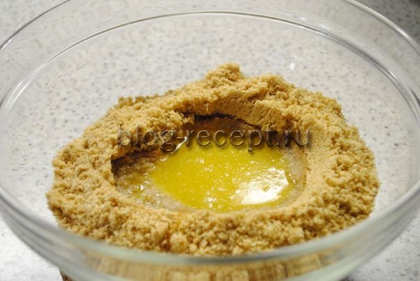 ebe14c8449522201110d6078250c1679 Чізкейк, який можна приготувати з сиром і печивом без випічки – рецепт з фото