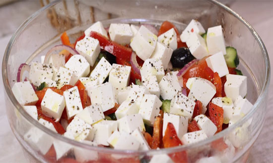  Як приготувати грецький салат в домашніх умовах — рецепти класичного салату і соусів