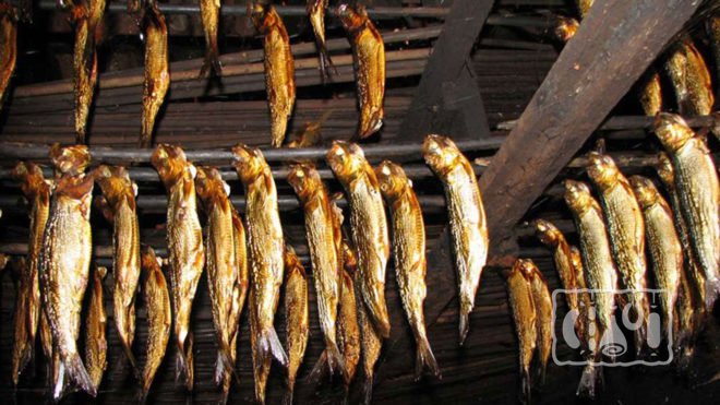 kak, gde i skolko khranit kopchenuyu rybu v domashnikh usloviyakh: zamorazhivat ili net56 Як, де і скільки зберігати копчену рибу в домашніх умовах: заморожувати чи ні