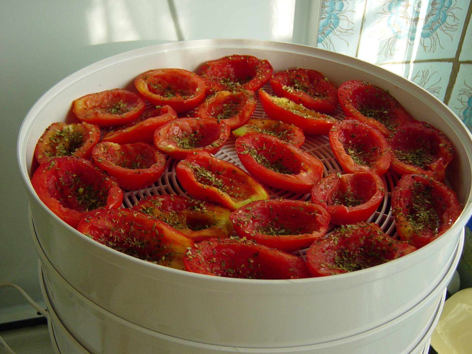 vyalenye pomidory v domashnikh usloviyakh: recepty na zimu60 Вялені помідори в домашніх умовах: рецепти на зиму