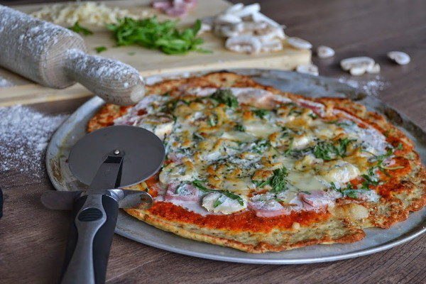 c33731aa8c00ccb193c0afcd9da5fc22 Піца з куркою в духовці: різні начинки, ПП піца, рецепти з фото