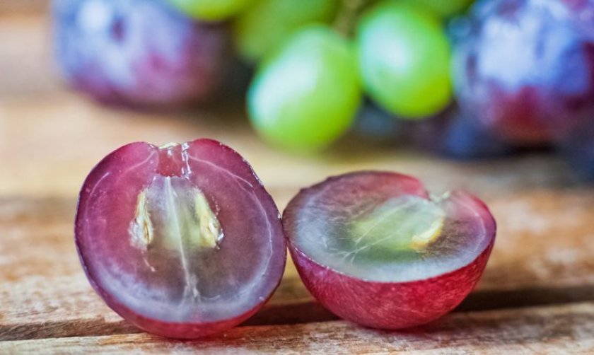 cc8e3b5d5492a198a21c08019af56ca3 Можна їсти виноград з кісточками: користь чи шкоду вживання, склад
