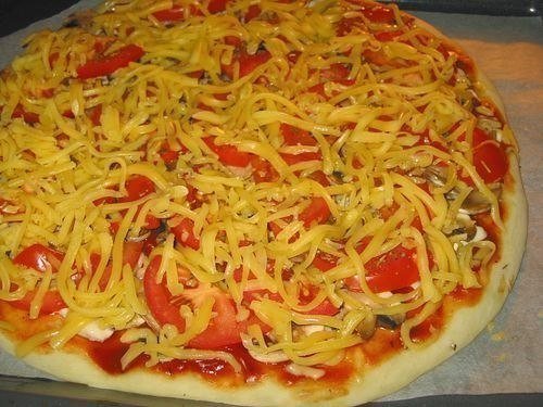f65bd05bd6cdd28d13bb073c4a97c78a Піца з куркою в духовці: різні начинки, ПП піца, рецепти з фото