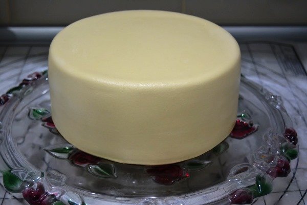 018d456b18da5b7da0793b4bf415a507 Мастика для торта з фото: покроковий рецепт в домашніх умовах, ідеї отримання кольорової мастики