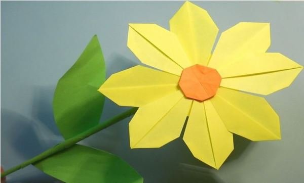 0c75051ff198d429b197d7b1bd919ad1 Квіти орігамі з паперу: схеми поетапно своїми руками, варіанти кольорів, складні вироби і найпростіші ідеї для дітей