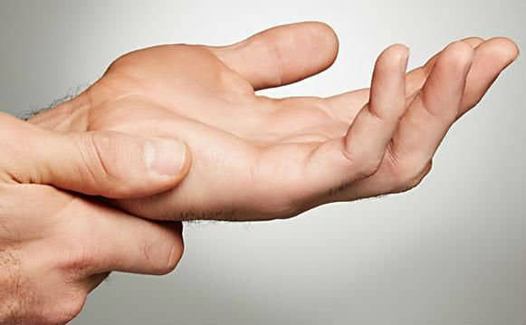 ba820c9d3f614cf7bde2bcb3405a4737 Перелом кисті руки: симптоми і лікування, скільки днів носити гіпс