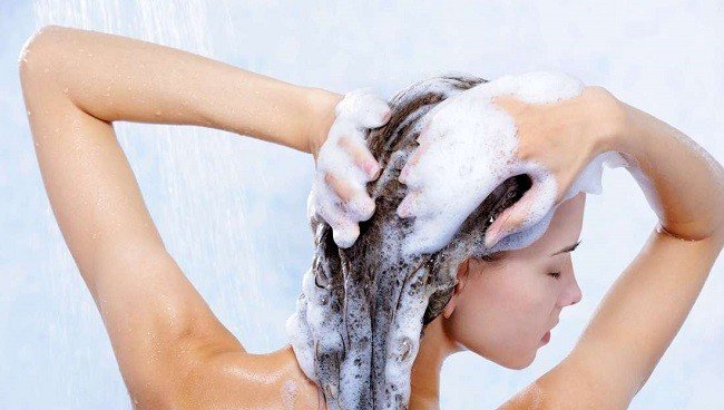 f1838c46ba86e3863039afee6a25b52b Як зволожити волосся в домашніх умовах: професійні і народні засоби