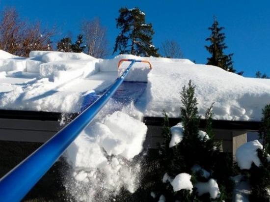 6b7f0a640ed84c0b445cfd19a50bd842 Пристосування для прибирання снігу з даху