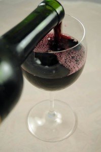 8ee4a92ea008becb919b65ecf7edb3a9 Перевіряємо в домашніх умовах натуральність виноградного вина