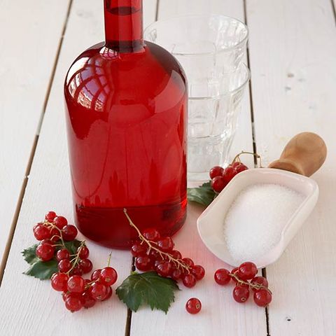 b0c12e5f53a2dd8e858a85d0eb3d4a1f Секрети приготування соку з червоної смородини на зиму