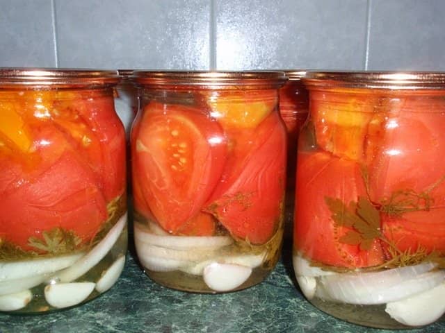 b34121e74560b8823eb4f8068cf9fc31 Найсмачніші салати з помідорів на зиму рецепти