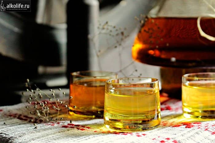 842d948344207c552778da183e913bb5 Крамбамбуля: рецепт білоруської настоянки на меду