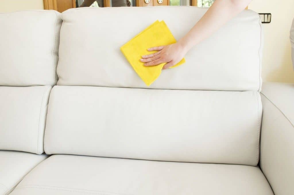 078bc4e8981cec77dbc3dc853bfc601b Як почистити диван в домашніх умовах: корисні поради