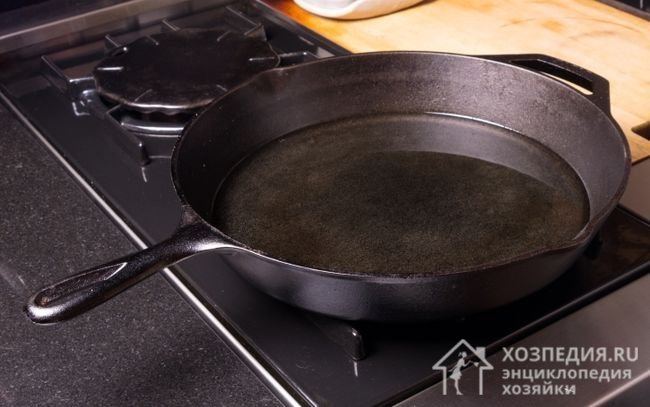 8129b29184e51975bb1751dd2cf21e90 Як прожарити чавунну сковороду перед першим застосуванням сіллю