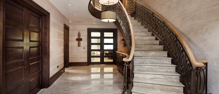 ef9aa6be342a10e61ba6e59e493e57ea Дизайн коридору зі сходами в приватному будинку: дизайн передпокою, холу, простір під сходами