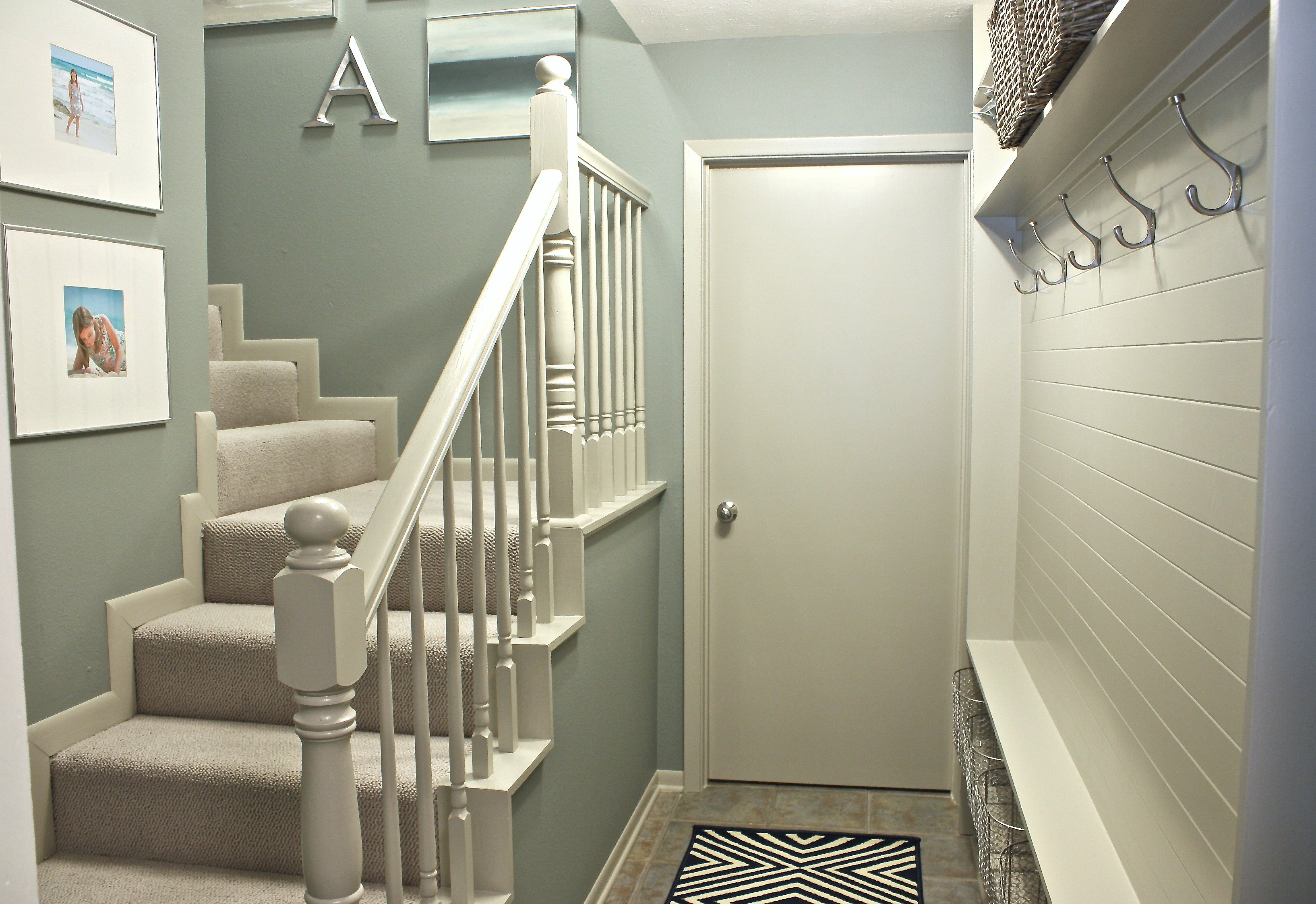 fcfd62172ac4894c41af09c4c3e41c73 Дизайн коридору зі сходами в приватному будинку: дизайн передпокою, холу, простір під сходами