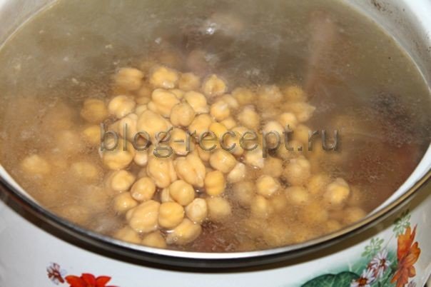 182ccba5ee03ab0e55d7da125646df9b Рецепти горохового супу з копченостями: з копченими реберцями та ковбасками