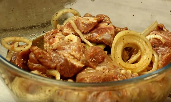  Шашлик зі свинини. Рецепти смачних маринадів для шашлику, щоб вийшов соковитим і мяким
