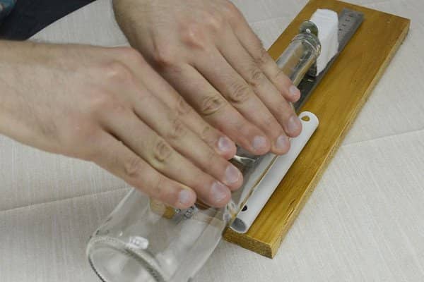 bfbbd15580c8414827a0403bd7d070d5 Як зробити «верстат» для розрізання скляних пляшок