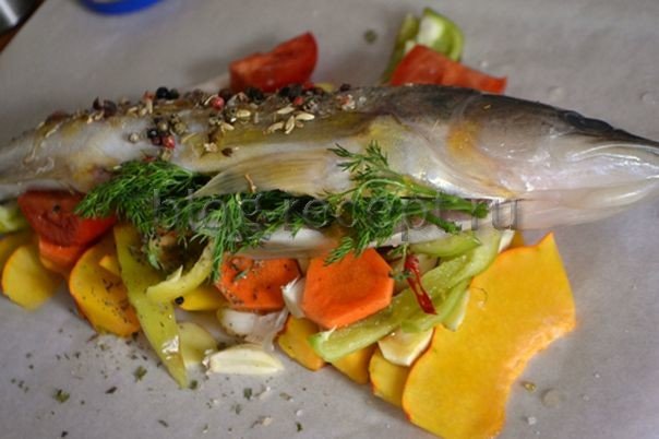 0a63e7ee837d680bfa29442878f5ea49 Прості, смачні й корисні рецепти риби з овочами в духовці