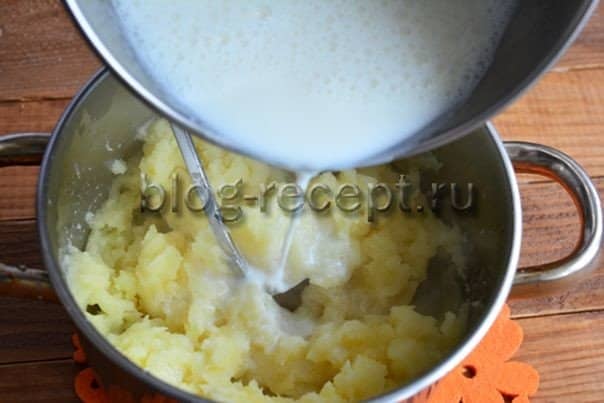 3a4e2ec06bd16185151c6dd503de5a09 Як приготувати картопляне пюре на молоці, вершках, на воді