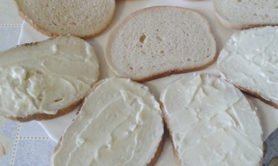 Бутерброди зі шпротами і свіжим огірком для святкового столу — 6 рецептів бутербродів