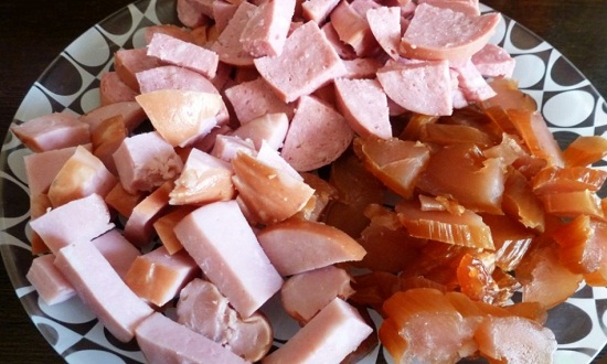  Смачна збірна солянка за класичними рецептами з мясом і ковбасою