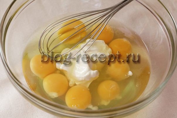a22e14108d90d6b2ff73676179f1e2d7 Салат з яєчними млинцями і куркою