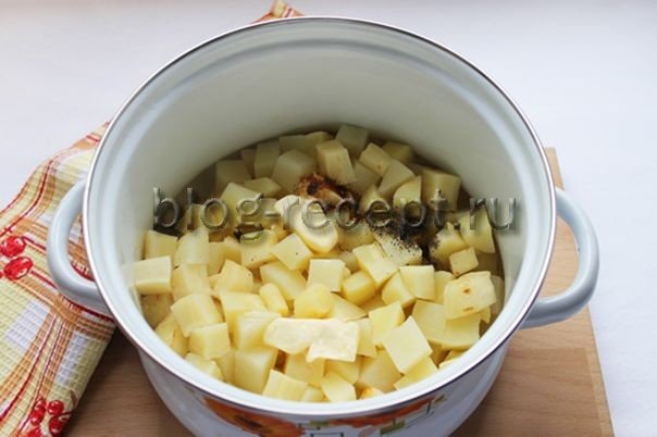 a7490dd7d7347dccde3a8b53bec0522e Як приготувати картопляне пюре на молоці, вершках, на воді