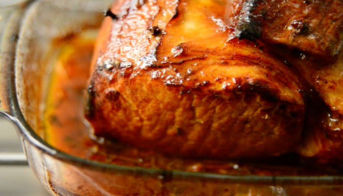  Свинина, запечена в духовці у фользі шматком — 4 рецепти смачного мяса