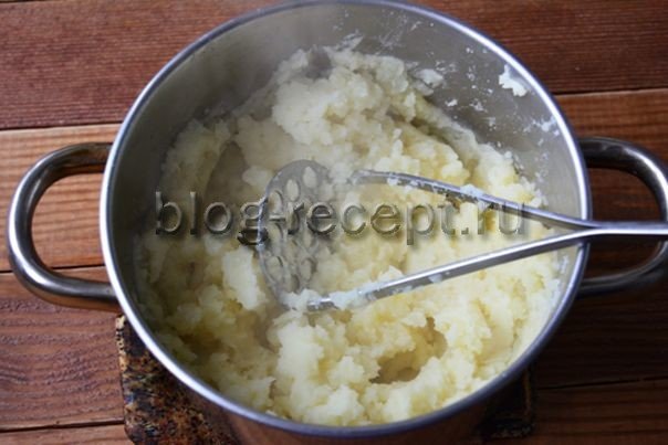 e63da201e62d7e5441bb51e36451d3f7 Як приготувати картопляне пюре на молоці, вершках, на воді