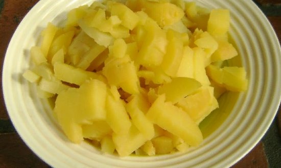  Класичний салат олівє — рецепти приготування з ковбасою і солоними огірками