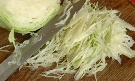  Салат з капусти на зиму в банках без стерилізації — дуже смачний і ніжний