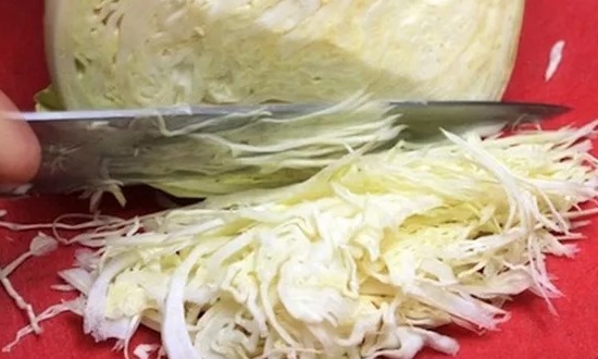  Салат з капусти на зиму в банках без стерилізації — дуже смачний і ніжний