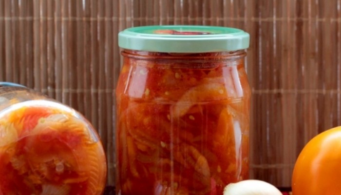  Салат з помідорів на зиму в банках — найсмачніші рецепти пальчики оближеш