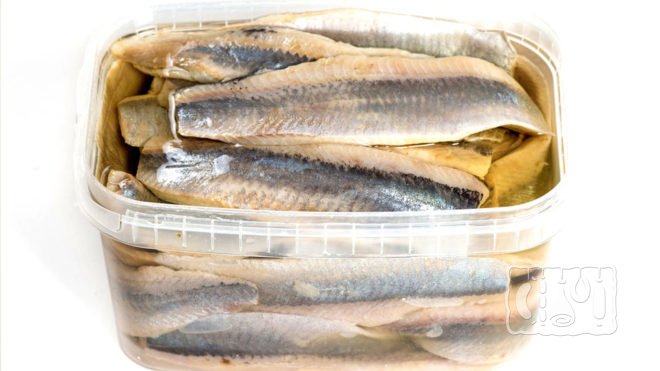 kak, gde i skolko khranit kopchenuyu rybu v domashnikh usloviyakh: zamorazhivat ili net59 Як, де і скільки зберігати копчену рибу в домашніх умовах: заморожувати чи ні