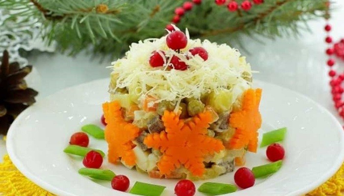  Святковий салат Олівє з куркою на Новий Рік за класичними рецептами