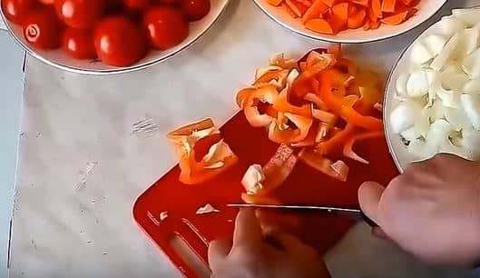118fbd5c416a7f4af1f315eb48c98d43 Лечо з помідор (томати), перцю , моркви та цибулі. 6 рецептів приготування на зиму