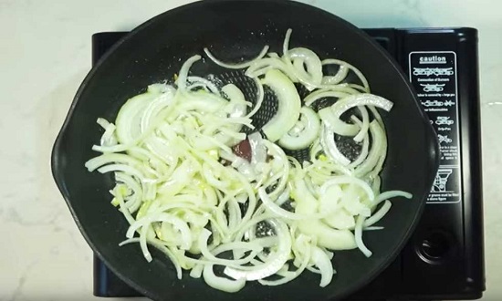  Смажена картопля на сковороді з скоринкою — найсмачніші рецепти