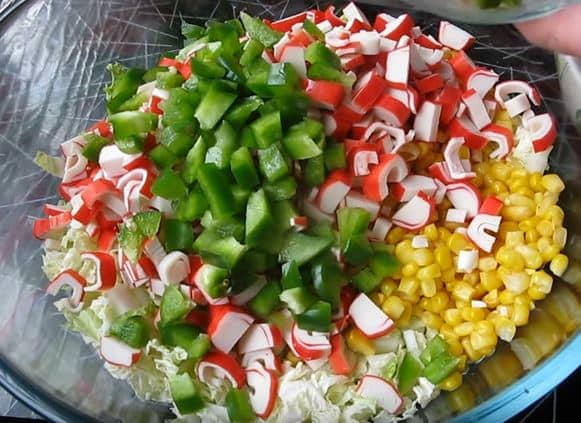 aa3179e82f73145f76ab4ed6f33d55f9 Салат з крабовими паличками — 8 найсмачніших рецептів крабового салату